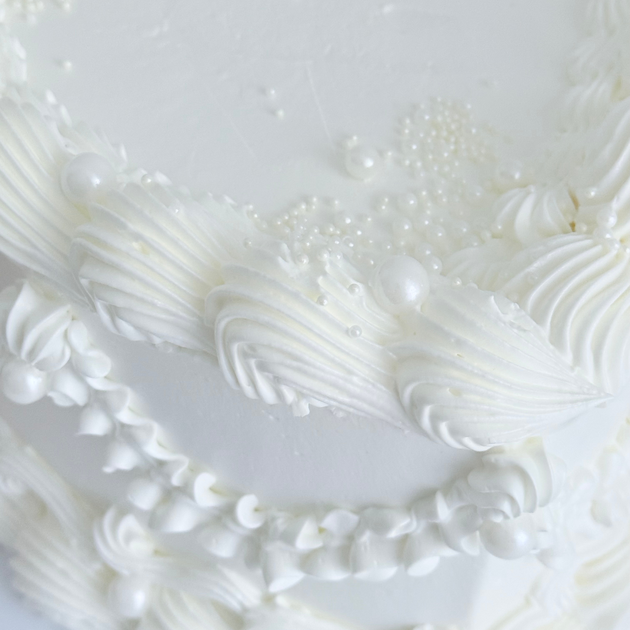 White Lambeth Wedding Cake - Cake Choice