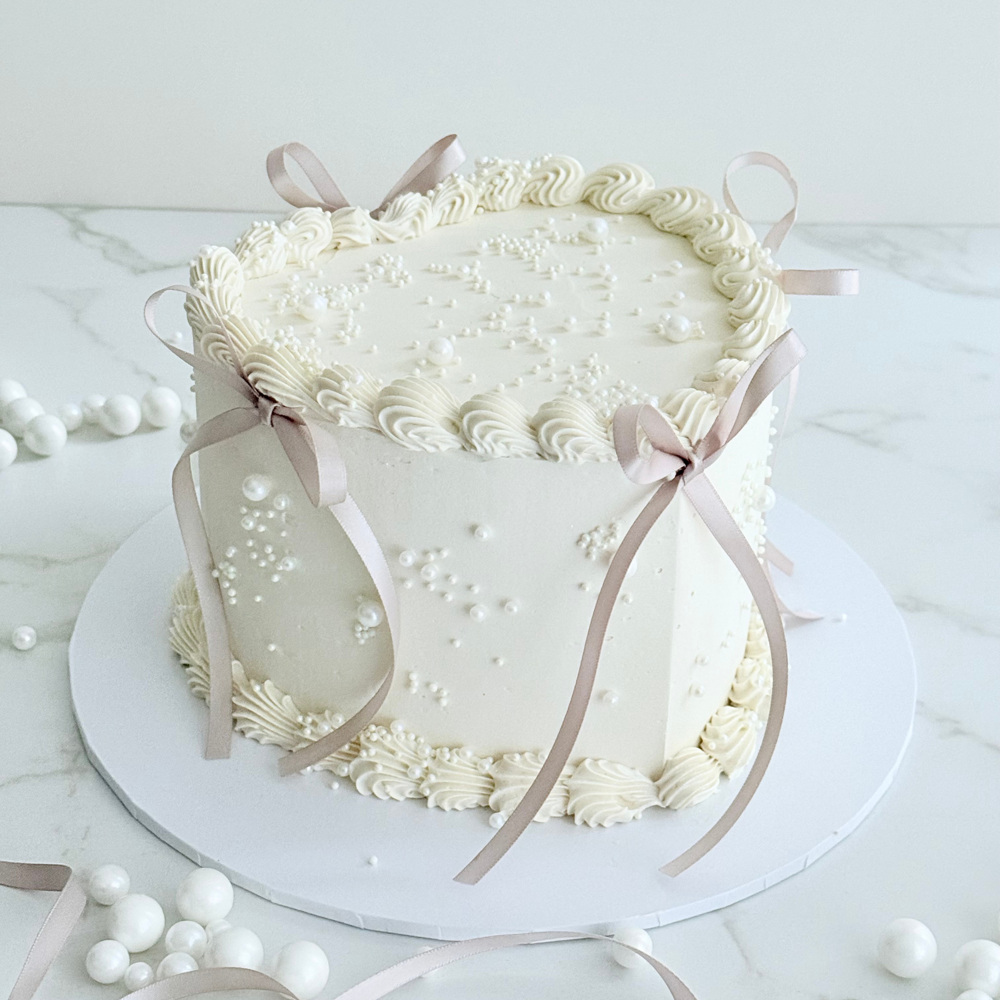 White Pearl Heart Cake