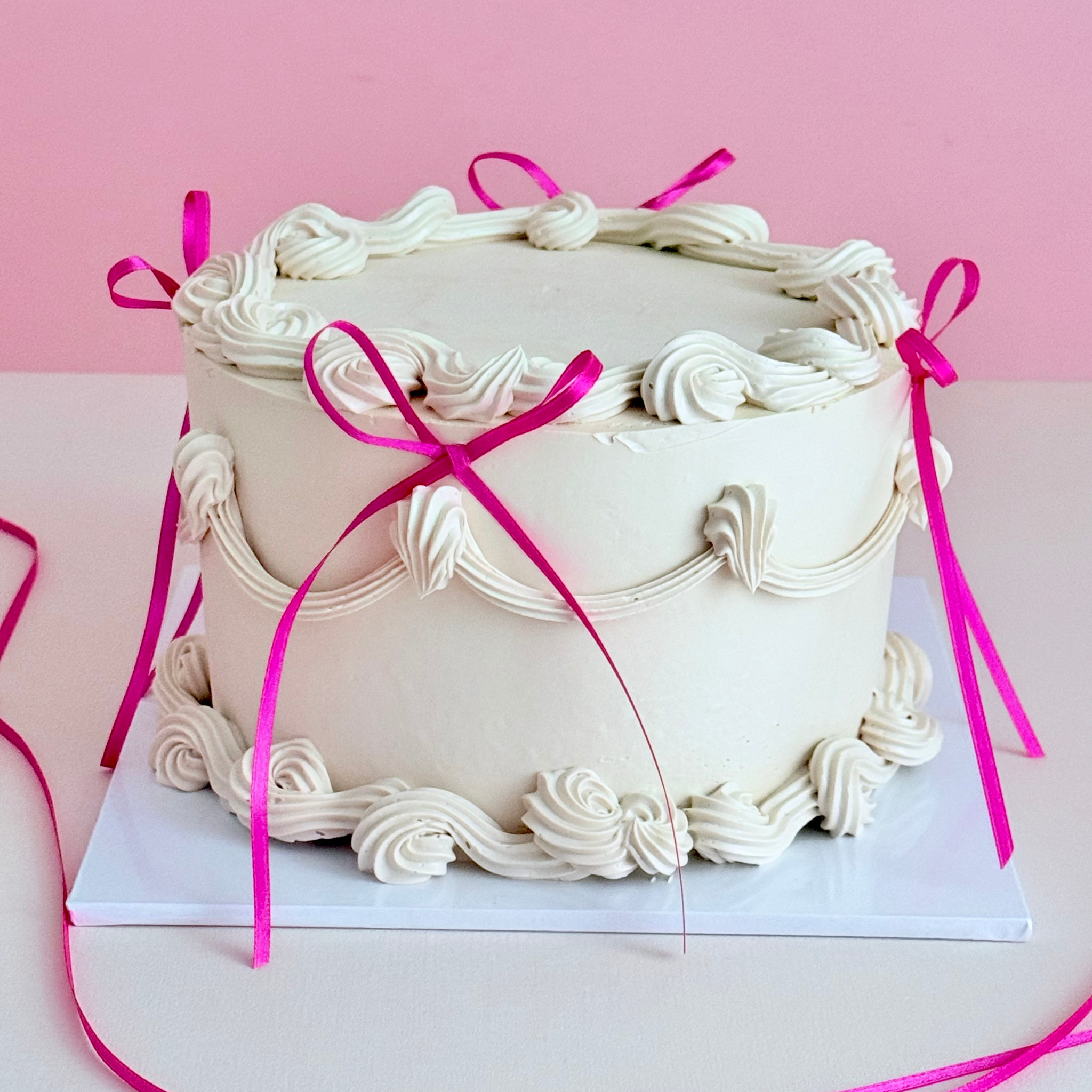 Cream Bow Vintage Cake - Cake Choice