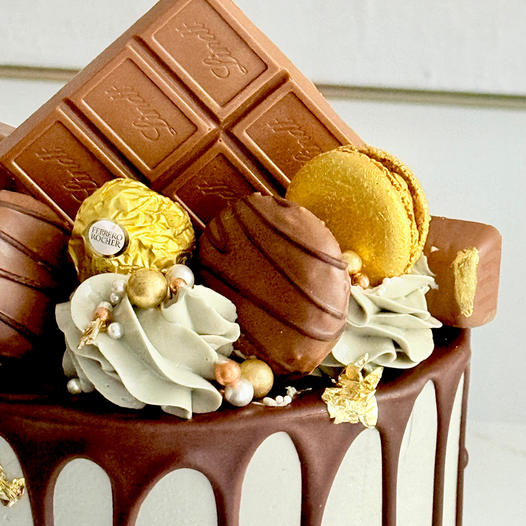 Luxury Chocolate Drip Cake - Cake Choice