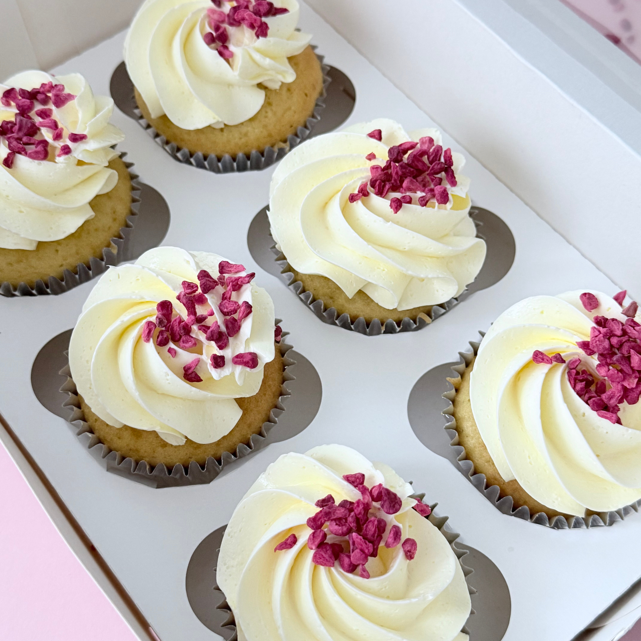 Vanilla & Raspberry Cupcakes - Cake Choice