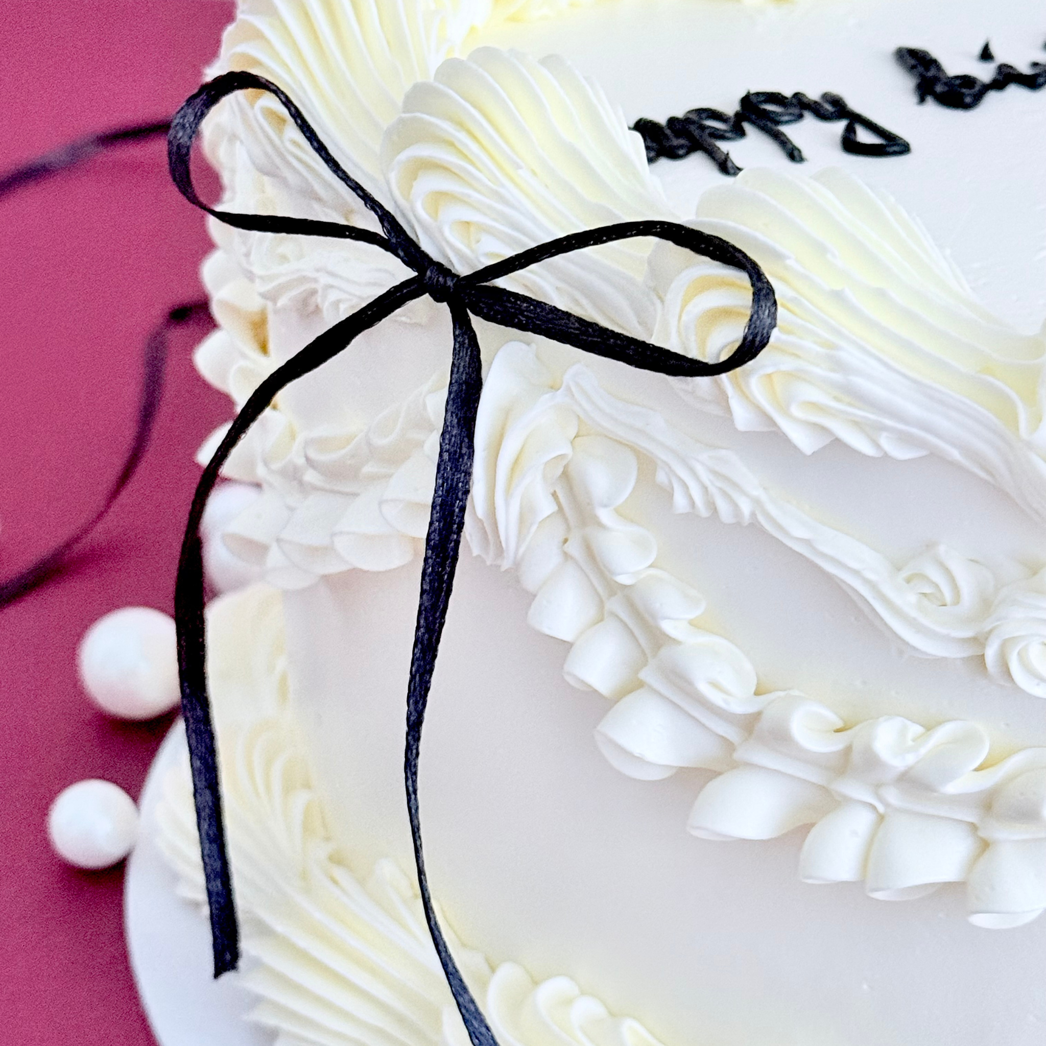 White Vintage Heart Cake - Cake Choice