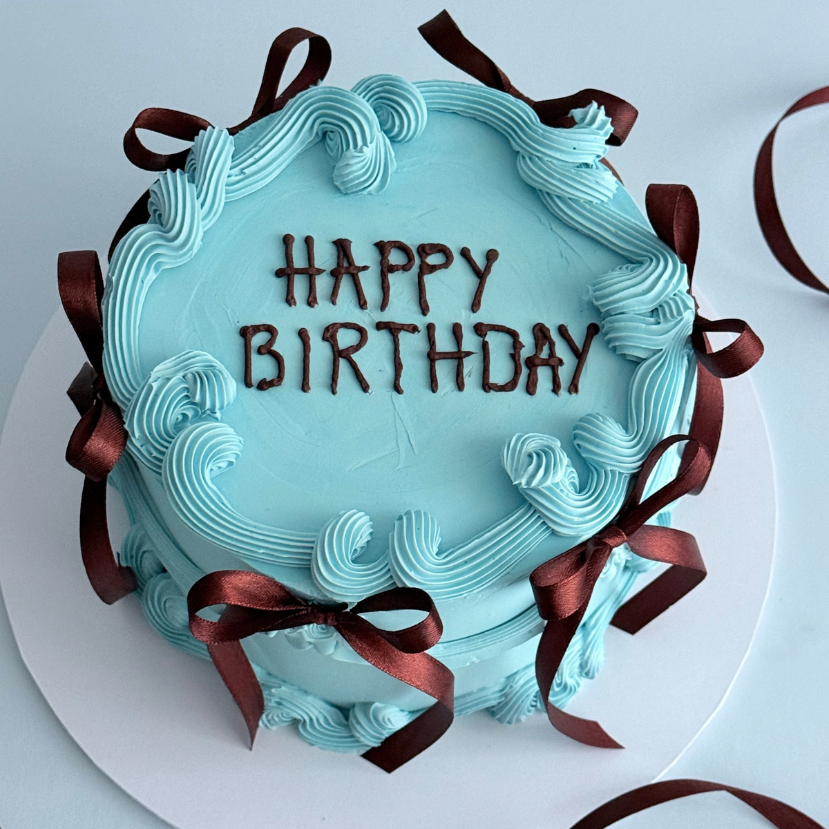 Blue Vintage Ribbon Cake