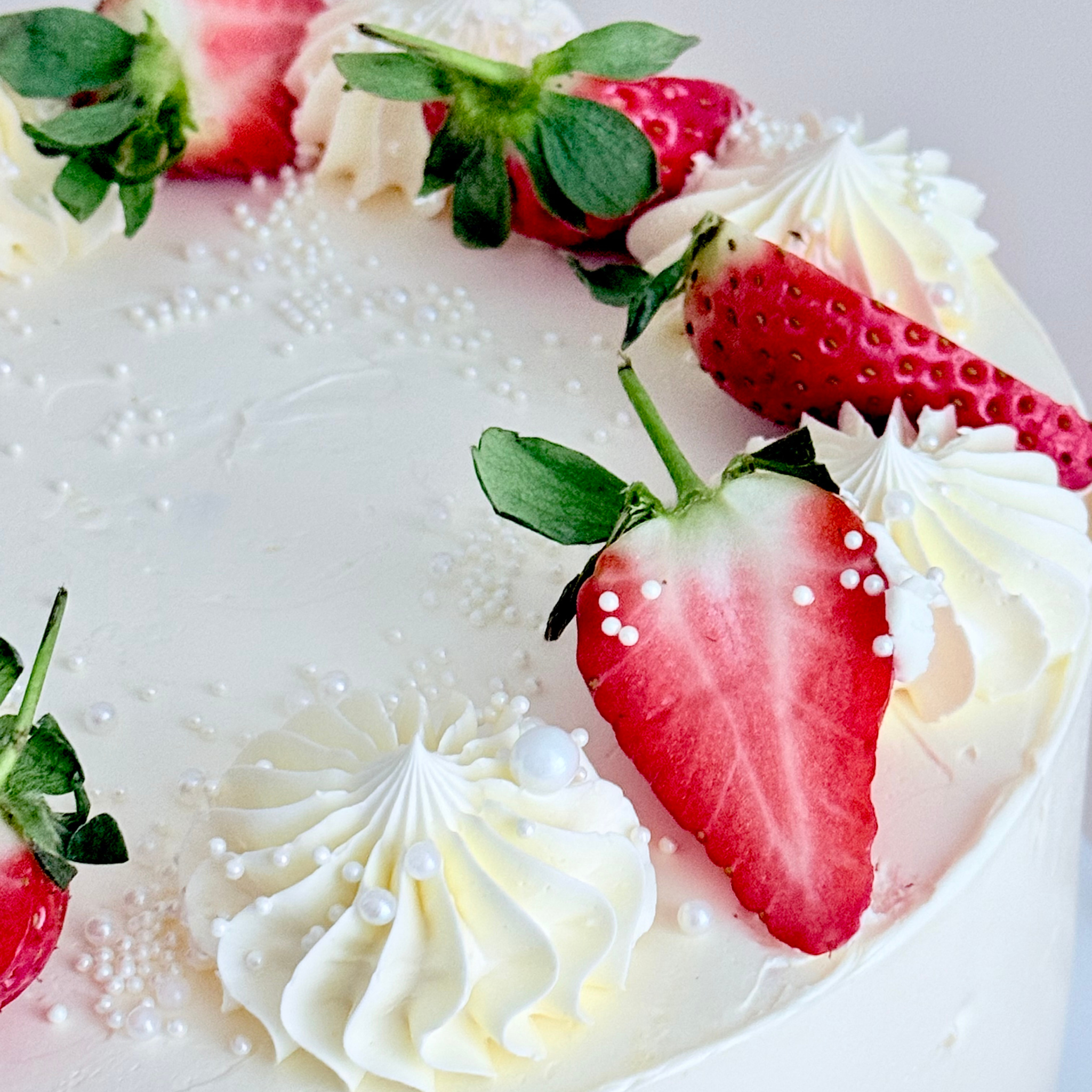 Vanilla & Strawberry Cake - Cake Choice