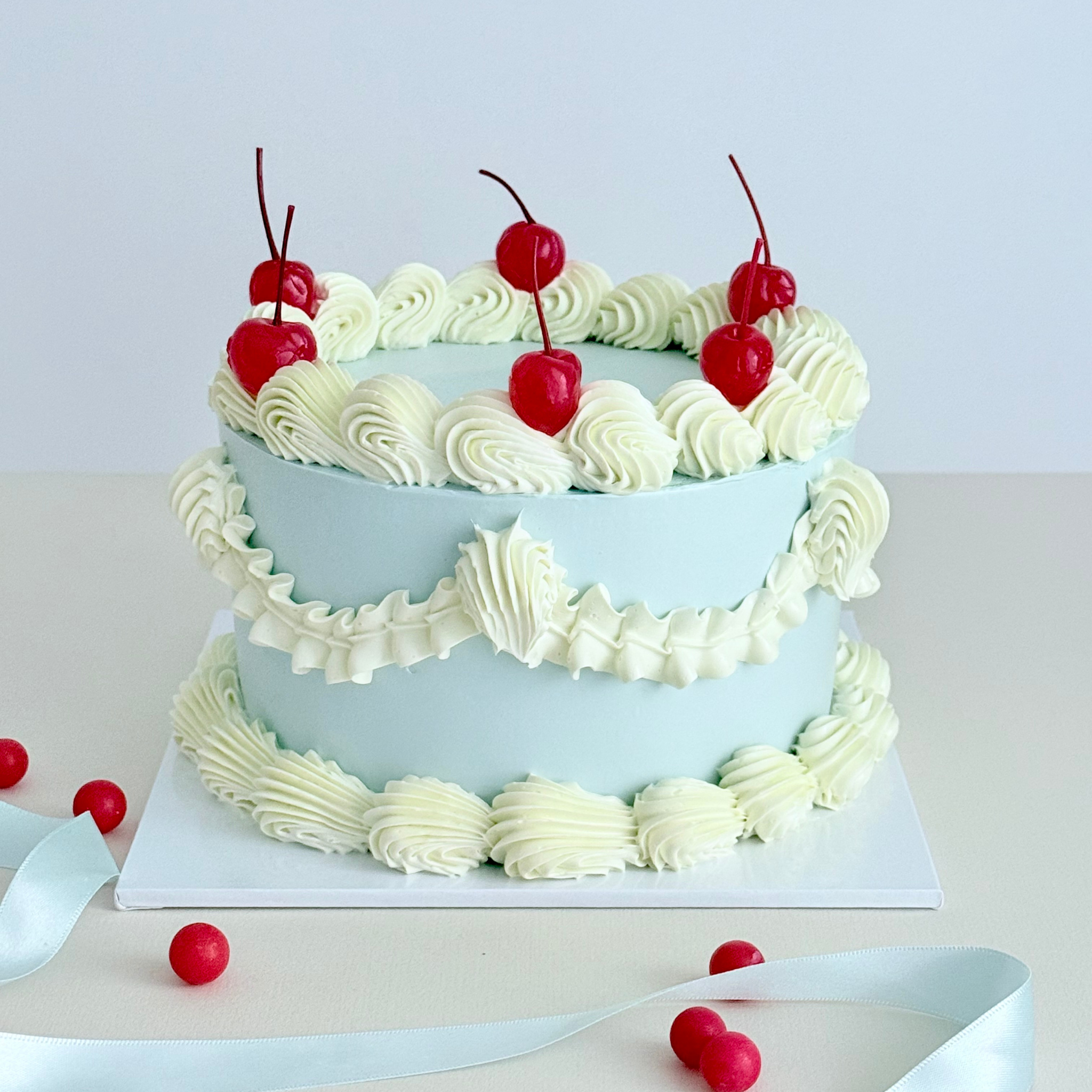 Blue Cherry Vintage Cake - Cake Choice
