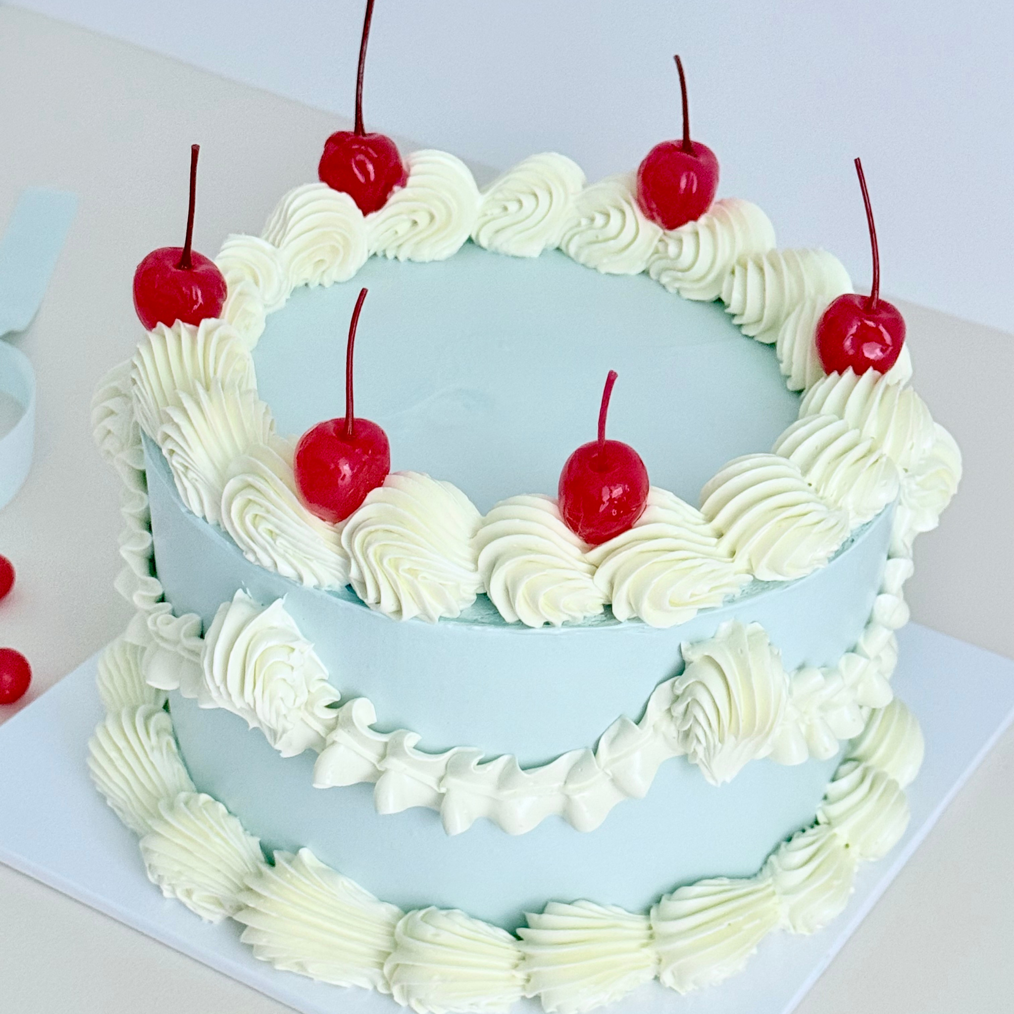 Blue Cherry Vintage Cake - Cake Choice