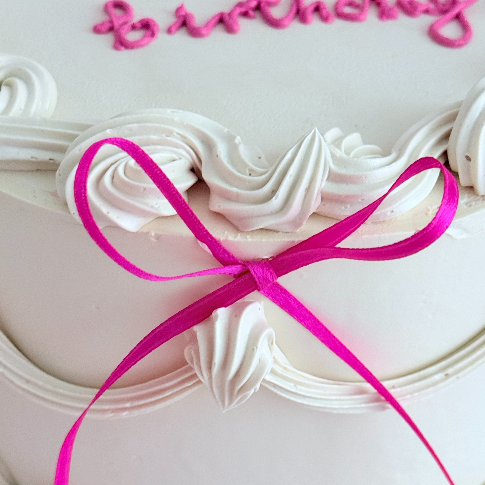 Cream Bow Vintage Cake - Cake Choice