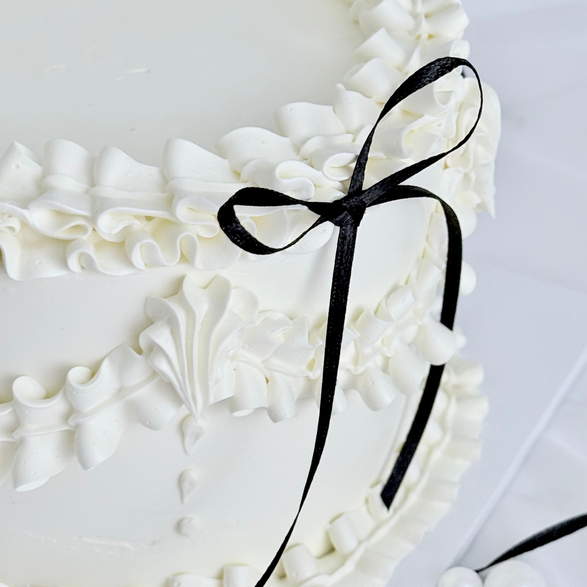White Vintage Bow Cake - Cake Choice